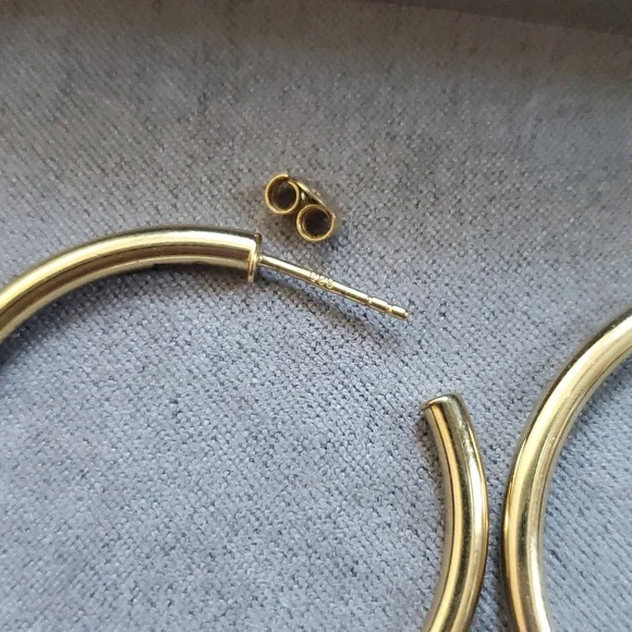 Mejuri Vermeil Tube Hoops - Picture 6 of 8